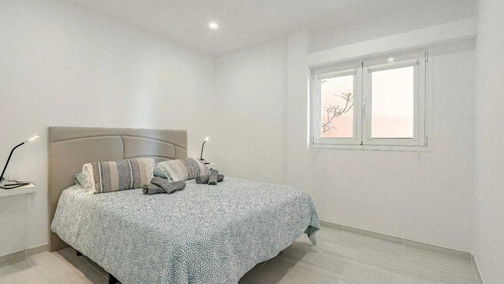 2 Bedroom Apartment Costa Adeje  아데제