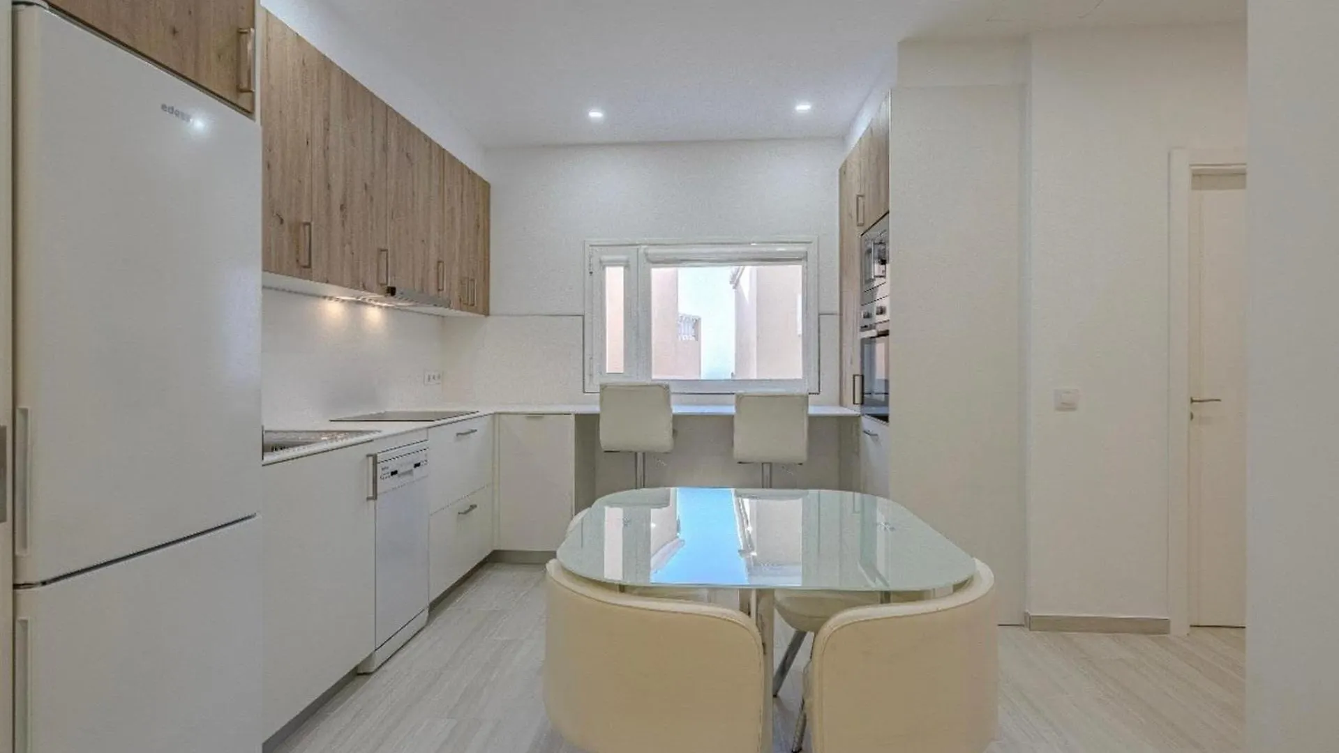 2 Bedroom Apartment Costa Adeje 西班牙